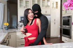 Em streamer vú to khoe lồn để tăng tương tác
