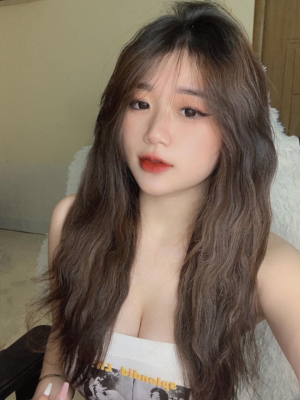 Cùng em đồng nghiệp đụ nhau trên công ty cho tiết kiệm